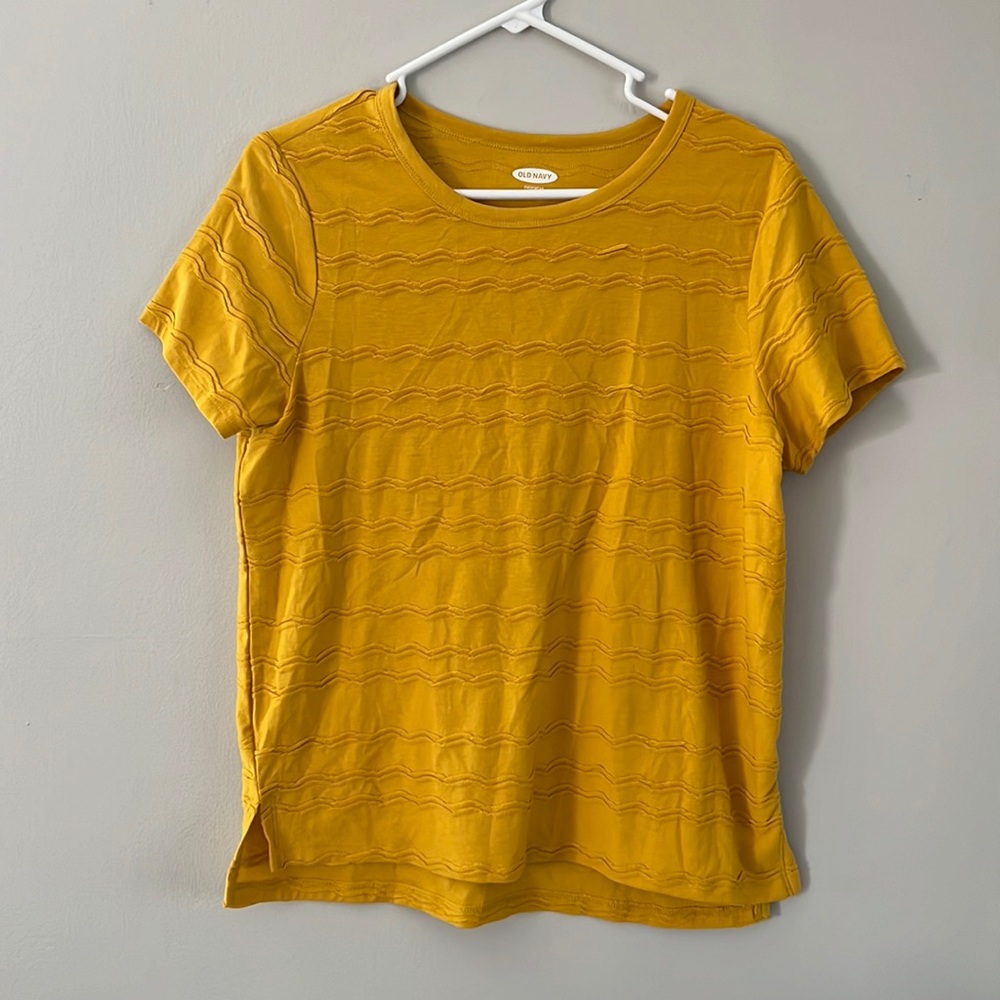Short sleeve T-shirt with stripe design
